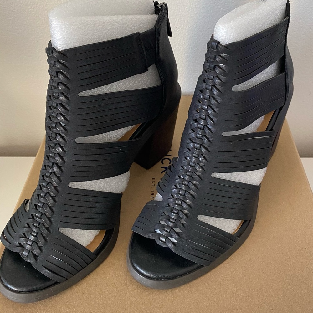 Black Wedges